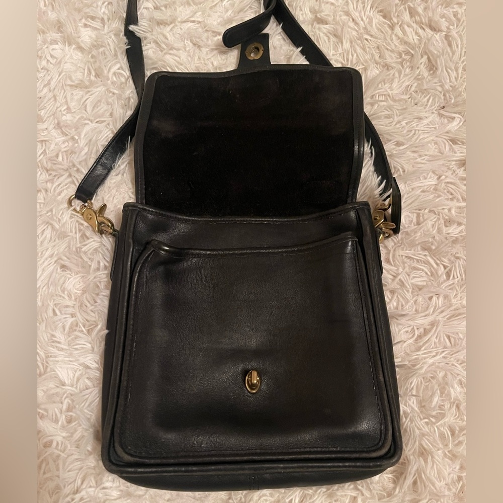 Coach Vintage Black Leather Station Purse - Picture 3 of 5
